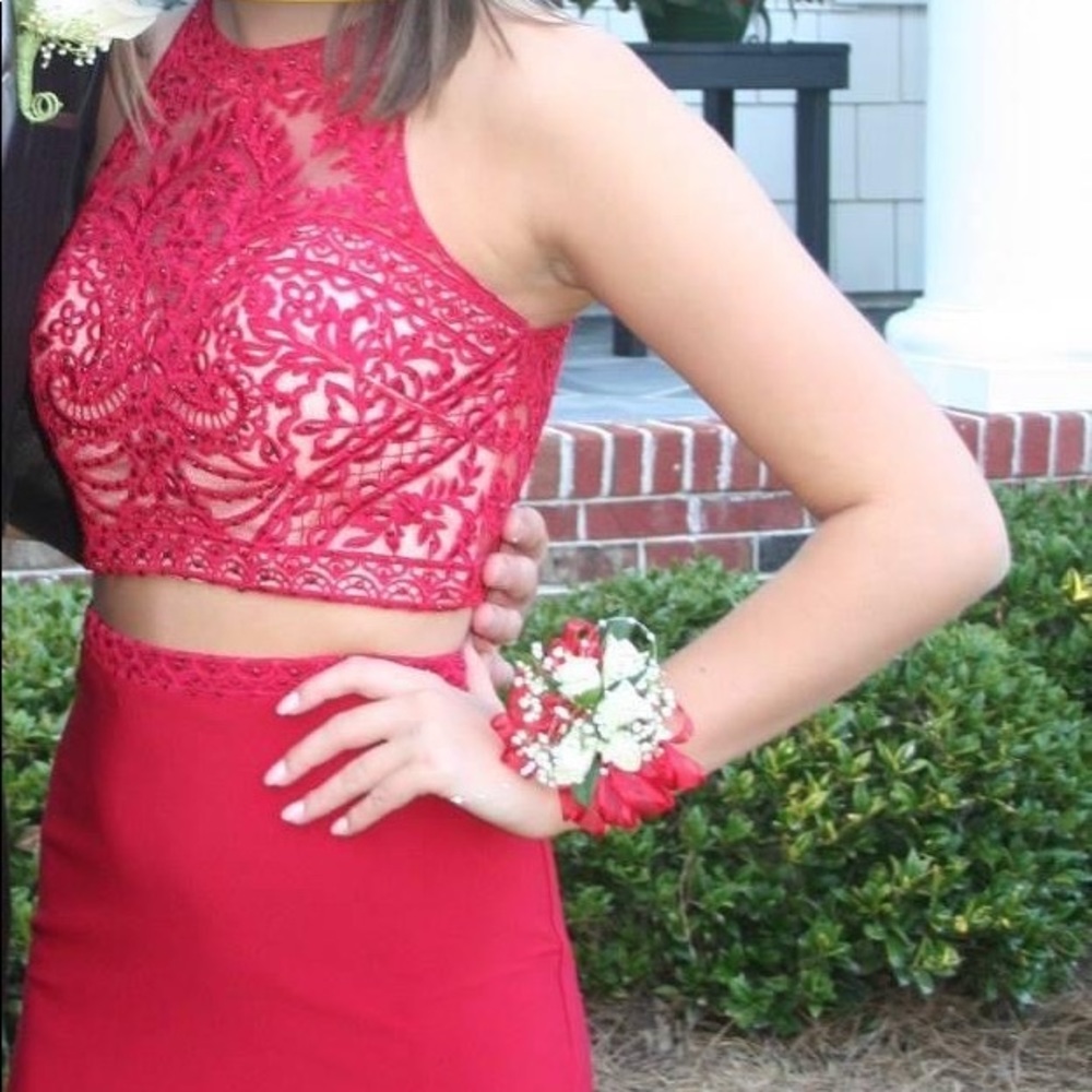Red Sherri Hill Prom Dress